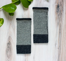 Load image into Gallery viewer, Fingerless Alpaca Mittens