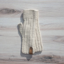 Load image into Gallery viewer, Homesteader Fingerless Mitts