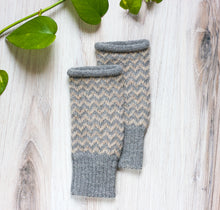 Load image into Gallery viewer, Fingerless Alpaca Mittens